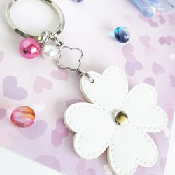 FLOWER  Key  holder  (silver）white 3枚目の画像