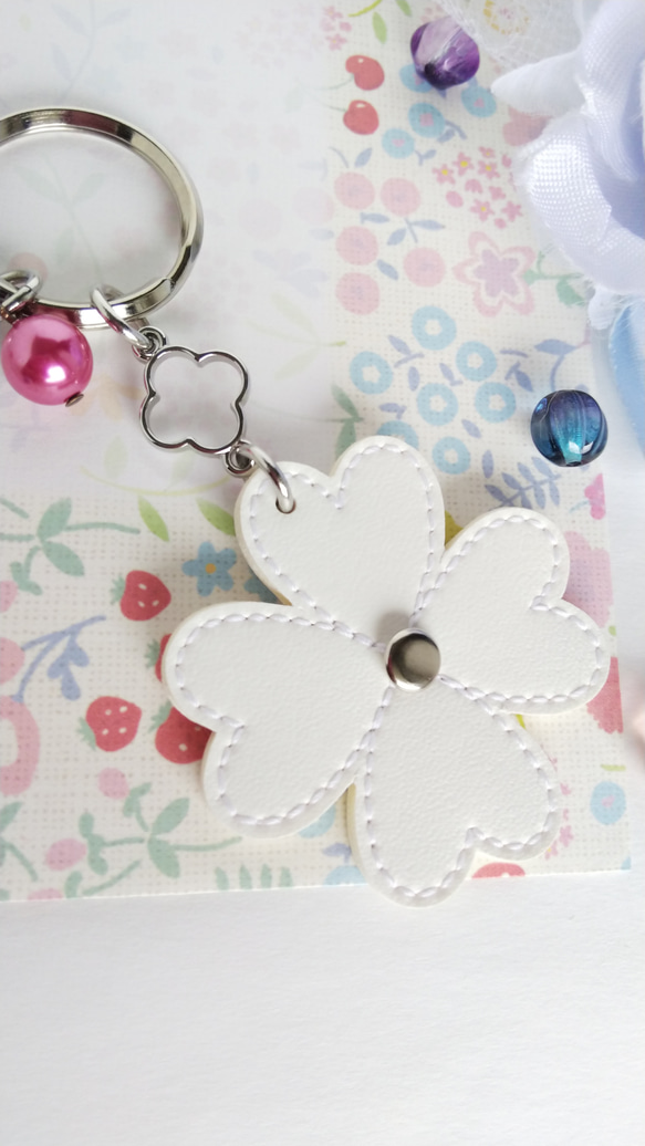 FLOWER  Key  holder  (silver）white 5枚目の画像