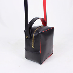 Zemoneniハンドメイドレザースポーツスタイルハンドバッグショルダーバッグ赤い線の黒いバッグ 4枚目の画像