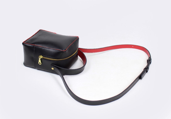 Zemoneniハンドメイドレザースポーツスタイルハンドバッグショルダーバッグ赤い線の黒いバッグ 6枚目の画像
