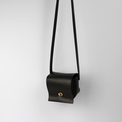 Zemoneni 手作りの黒牛革 私のミニブラックの小さな四角いバッグ 4枚目の画像