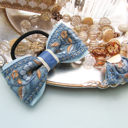 ロイヤルブルーのリボン髪飾り　インド刺繍リボン 　ヘアゴム/ポニーフック 4枚目の画像