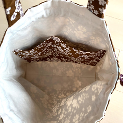 【敬老の日のプレゼントに！】花柄の巾着バッグセット（茶） 2枚目の画像