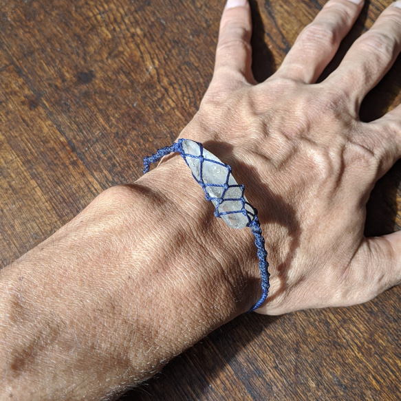 【手　足首兼用】青の帆糸　シーグラス　鹿角　調整可能ユニセックス　アンクレット（ブレスレット） 3枚目の画像