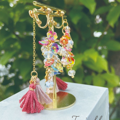 鈴なりビーズの煌めくピアス/イヤリング＜rainbow/Long＞ イヤリング