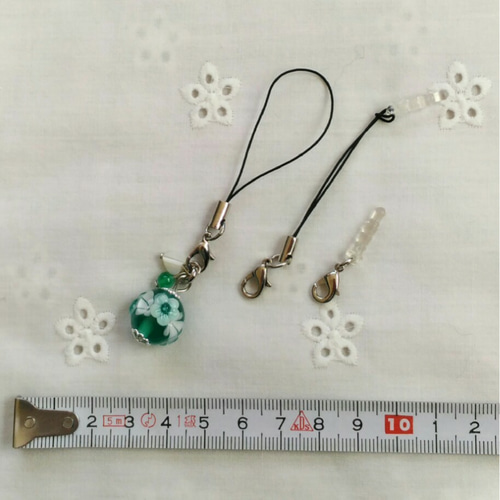 トンボ玉(水中花)のストラップ