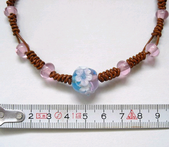 ピンクと水色の花のとんぼ玉のネックレス(ブレスレット兼用) 3枚目の画像
