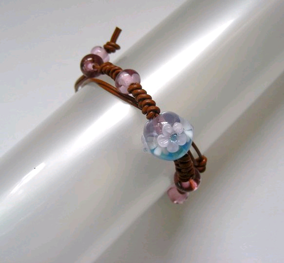 ピンクと水色の花のとんぼ玉のネックレス(ブレスレット兼用) 4枚目の画像