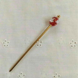金箔入り赤に白い水中花(4個)のとんぼ玉のかんざし 2枚目の画像