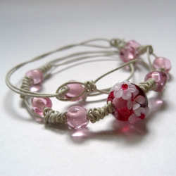 ピンクと金赤の花のとんぼ玉のネックレス(ブレスレット兼用) 2枚目の画像