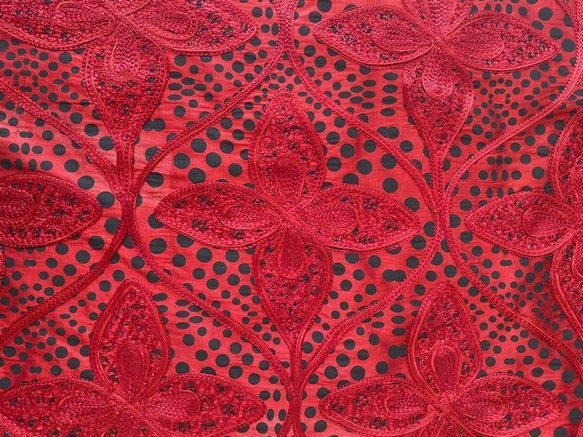 ドットプリントと刺繍の豪華な生地/インド製/135×50 1枚目の画像