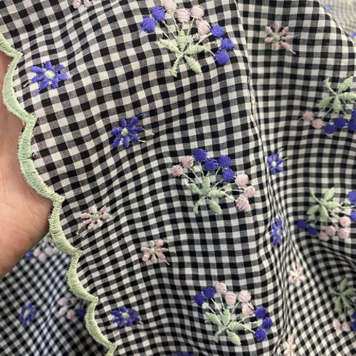 ギンガムチェックに刺繍/綿/スイス製生地/130×50 生地 Akira 通販  