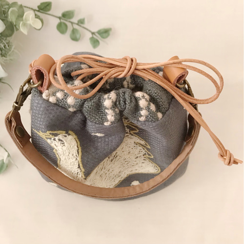 別底巾着バッグ　ミナペルホネン　ハンドメイド　swan ミナペルホネン swan× tambourine 巾着型小バック ランチ入れに