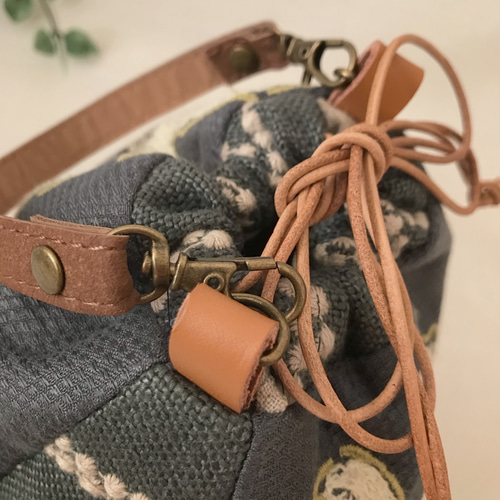 別底巾着バッグ　ミナペルホネン　ハンドメイド　swan ミナペルホネン swan× tambourine 巾着型小バック ランチ入れに