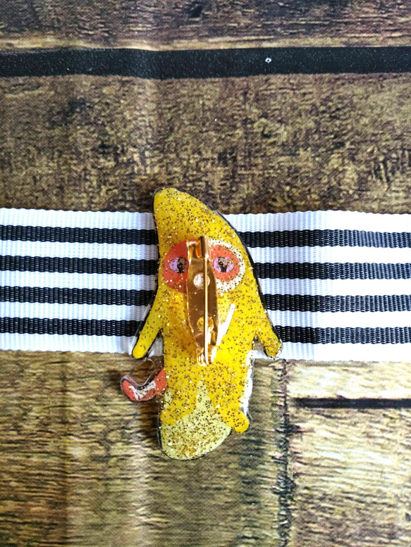 バナナネコのブローチ(オレンジのブチネコさん) 3枚目の画像