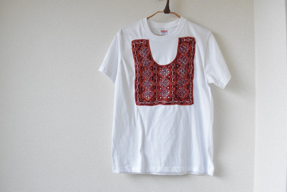 タイ刺繍のワッペンTシャツ 1枚目の画像