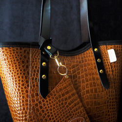 ☆新作☆大人のためのクロコ型押し・贅沢ミニトートバッグ：ブラウンオーカー 1枚目の画像