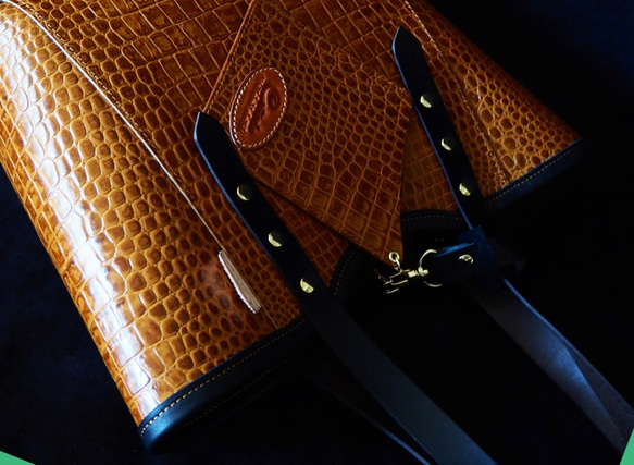 ☆新作☆大人のためのクロコ型押し・贅沢ミニトートバッグ：ブラウンオーカー 3枚目の画像