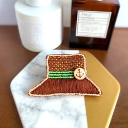 アンティークの香水瓶兼ブローチ 刺繍つき アンティークの香水瓶兼ブローチ 刺繍つき アンティークの香水瓶