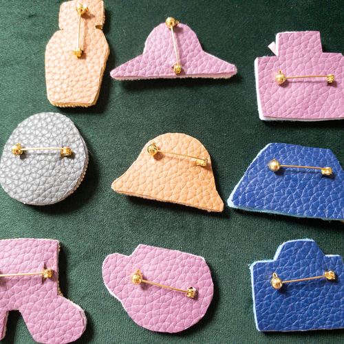 冬コーデに！セーター風 毛糸刺繍ブローチ ブローチ fifth_closet 通販