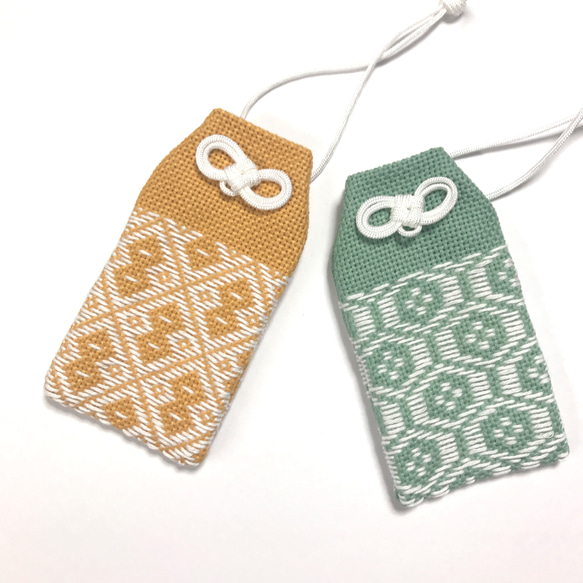 選べる5色 ⌘手刺繍⌘ 【こぎん刺し】伝統柄 お守り袋 その他