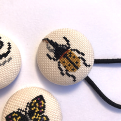 虫好きさん集まれ〜‼︎ 昆虫刺繍ヘアゴム 3種 4枚目の画像