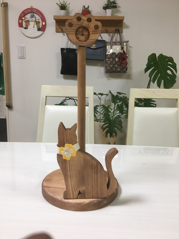 かわいい木製猫のキッチンペーパーホルダー 2枚目の画像