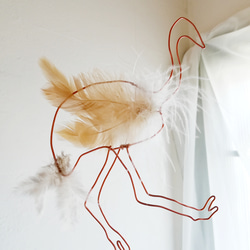 【ダチョウ モビール】羽毛とワイヤーの鳥モビール だちょう 北欧 シンプル フェザー インテリア リーフ 1枚目の画像