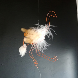 【ダチョウ モビール】羽毛とワイヤーの鳥モビール だちょう 北欧 シンプル フェザー インテリア リーフ 3枚目の画像