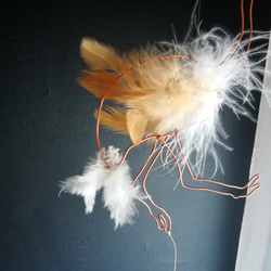 【ダチョウ モビール】羽毛とワイヤーの鳥モビール だちょう 北欧 シンプル フェザー インテリア リーフ 7枚目の画像