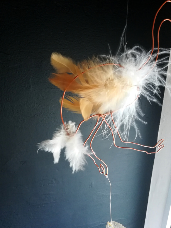 【ダチョウ モビール】羽毛とワイヤーの鳥モビール だちょう 北欧 シンプル フェザー インテリア リーフ 7枚目の画像