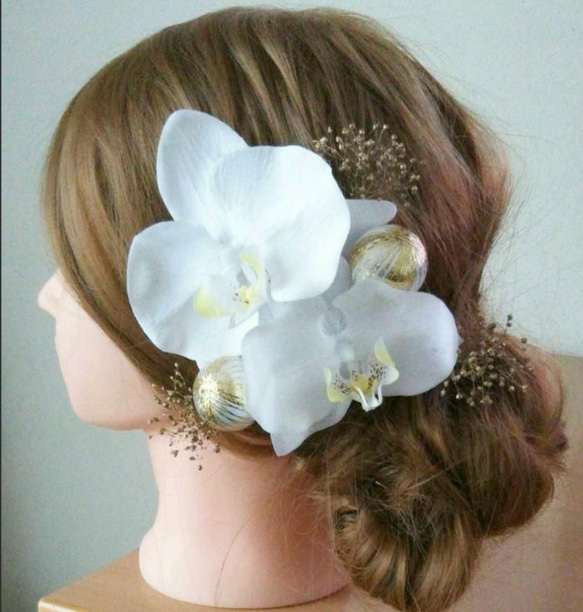 胡蝶蘭の髪飾り ヘッドドレス　ヘアアクセサリー　ウエディング　ブライダル　結婚式　成人式　卒業式　前撮り　白無垢　色打掛 1枚目の画像