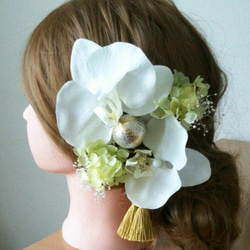 胡蝶蘭の髪飾り ヘッドドレス　ヘアアクセサリー　ウエディング　ブライダル　結婚式　成人式　卒業式　前撮り　白無垢　色打掛 1枚目の画像