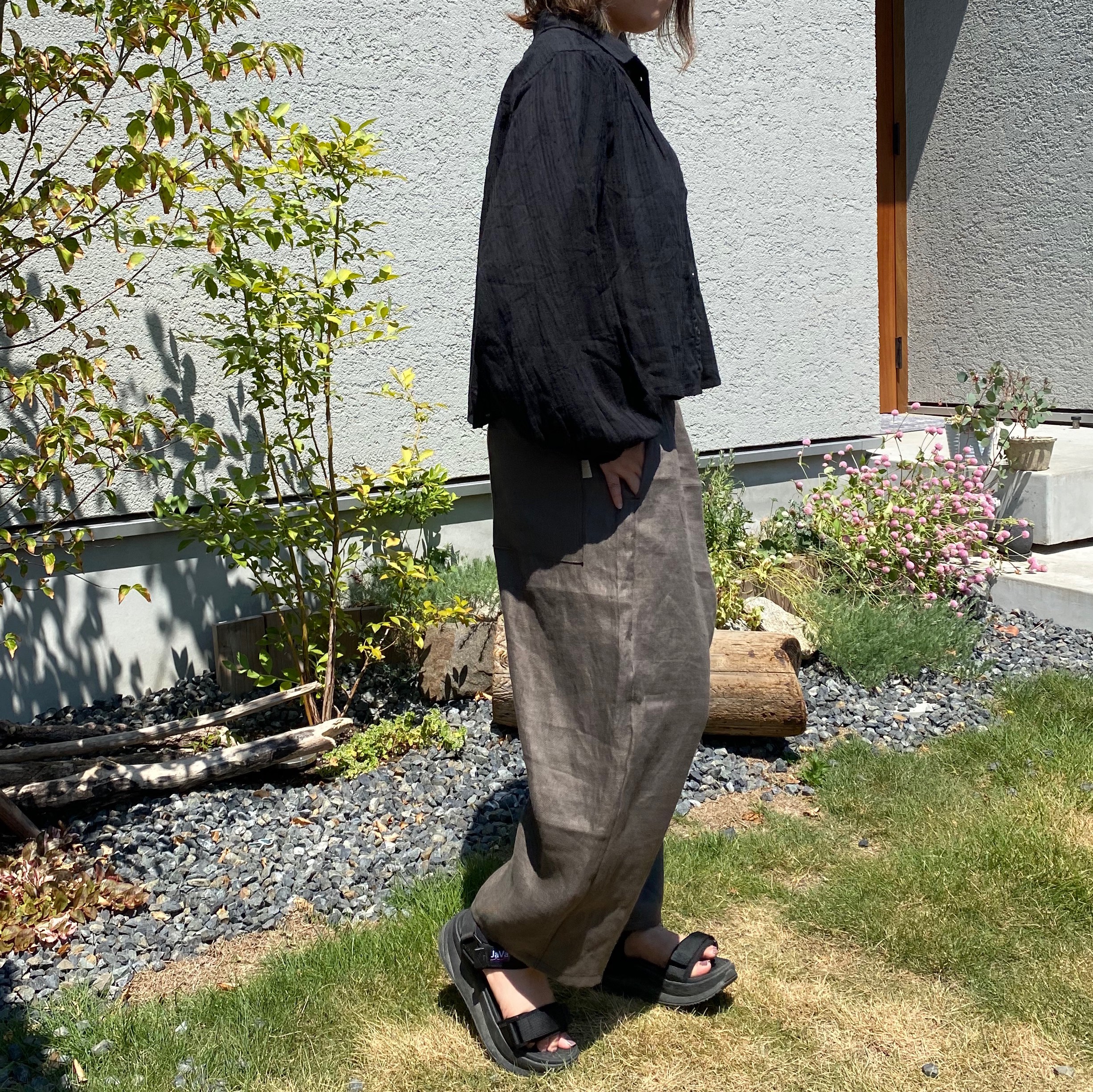 『綾織』洗いをかけたフレンチリネンの大人パンツ