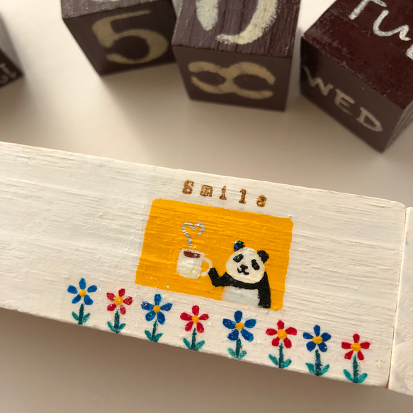 【月野様ご予約品】木製キューブ 万年カレンダー・大人パンダさんのコーヒータイム 6枚目の画像