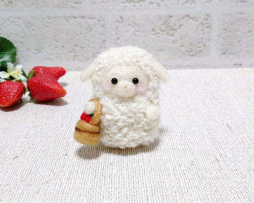 いちご様　羊毛フェルト 羊毛フェルト＊いちご＊5個セット＊送料無料 羊毛フェルト