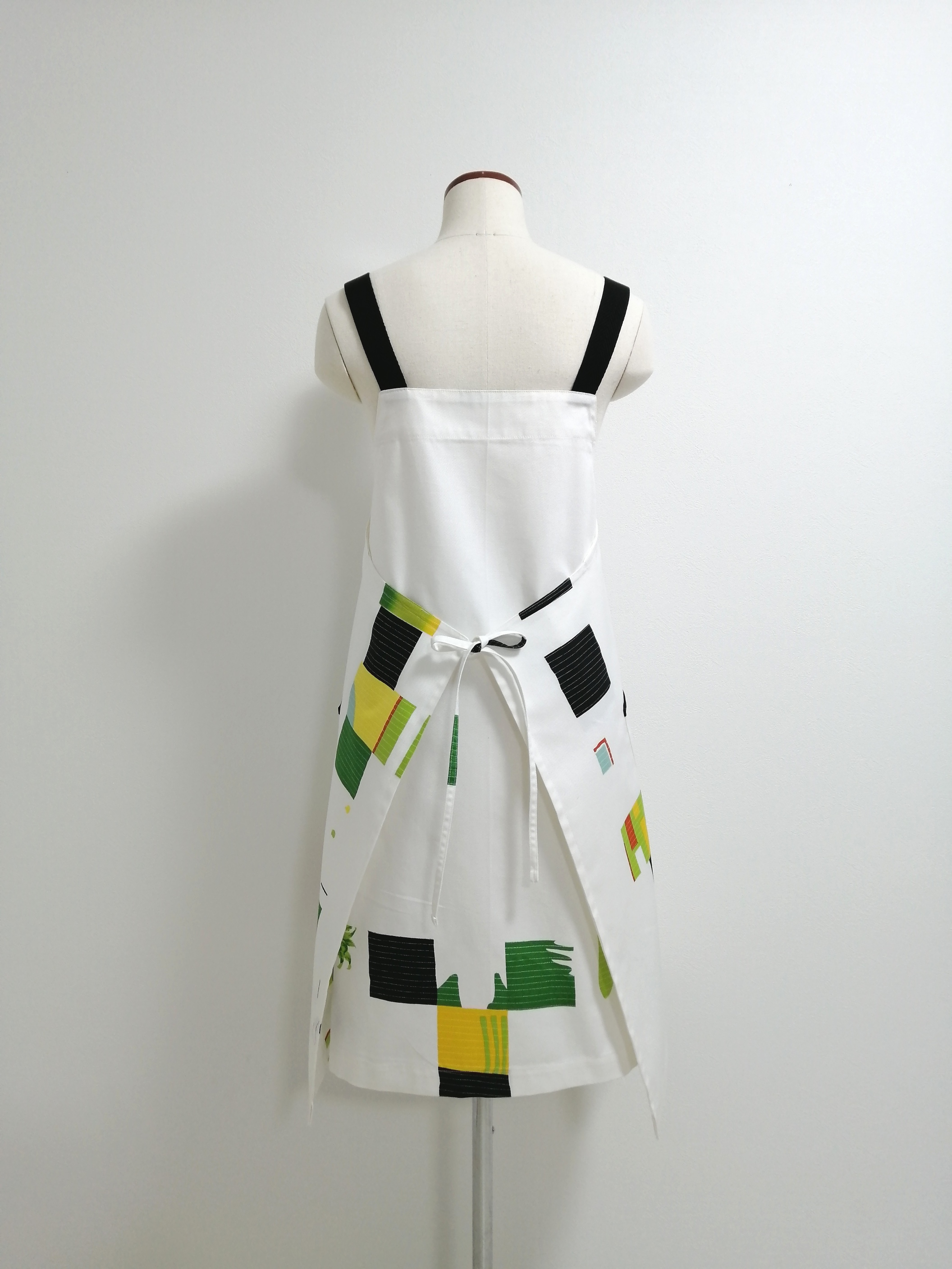 【受注制作】エプロンドレス（キルト柄）