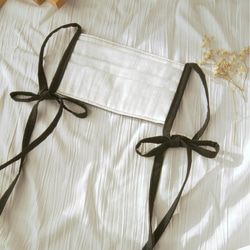 【ロングリボン】ドビー織り シックな可愛さ ネイビー×ブラックのロングリボンプリーツマスク  春 ファッションアイテム 8枚目の画像
