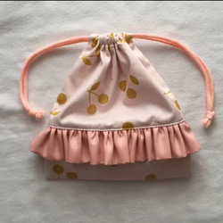 ちゃーこ様 専用❁さくらんぼ柄フリルお弁当袋（ピンク） 1枚目の画像