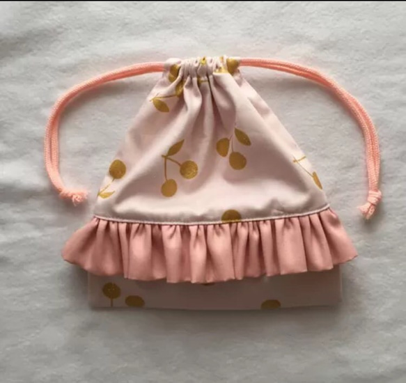 ちゃーこ様 専用❁さくらんぼ柄フリルお弁当袋（ピンク） 1枚目の画像