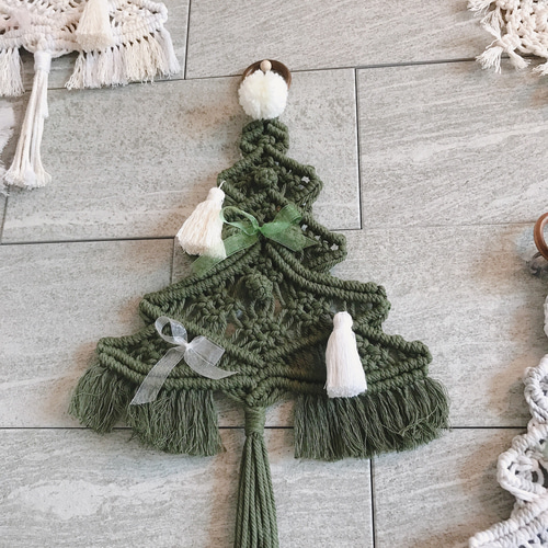 マクラメ ミニタペストリーツリー sold→受注制作 新作 マクラメタペストリー クリスマスツリー グリーン