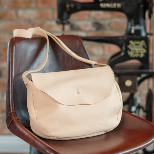 ショルダーバッグ【for kiki -キキ-】ホーウィン社ディアボーン(牛革