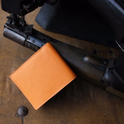【永久無料保証】エレガントな高級カーフ☆　ワープロラックスレザー　オレンジ　二つ折り財布 1枚目の画像