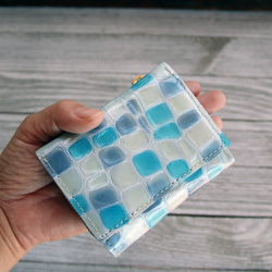 【永久無料保証】ジュエリーのような透明感☆　ステンドグラスレザー　ブルー　三つ折り財布♪ 3枚目の画像