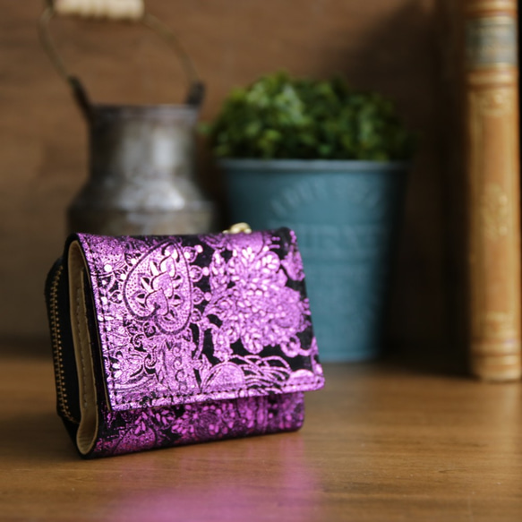 7月9日錢包，一天一天。今天是紫色佩斯利的牛皮錢包（一天一個不限於一個再次上架）緊湊錢包 第1張的照片