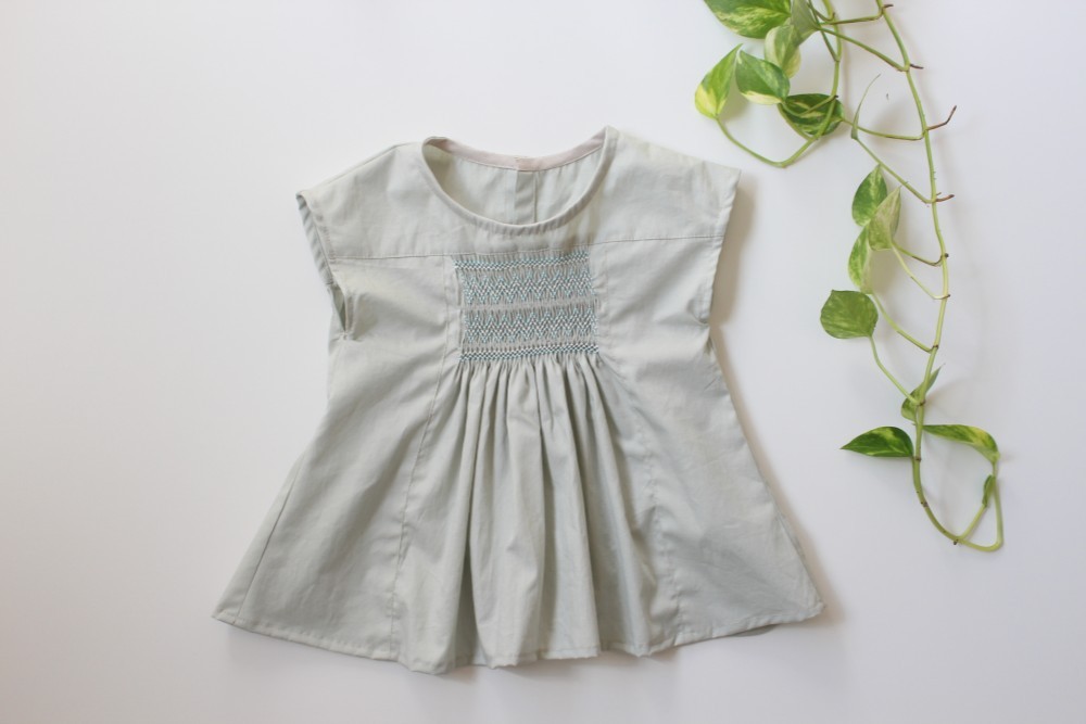 【90サイズ】ミントのスモッキングブラウス