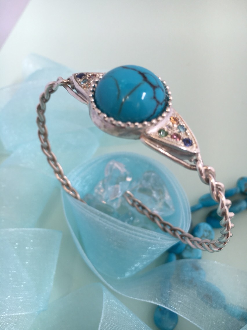 トルコ石のバングル