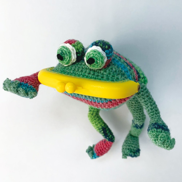 【カエル がま口 】かぎ針編みのカエル イエロー 2枚目の画像