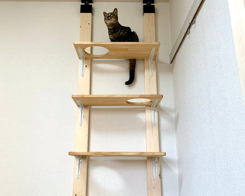 キャットステップ　柵付き　ハンドメイド キャットステップ 月 壁付け 猫用 ハウス 木製 キャットウォーク