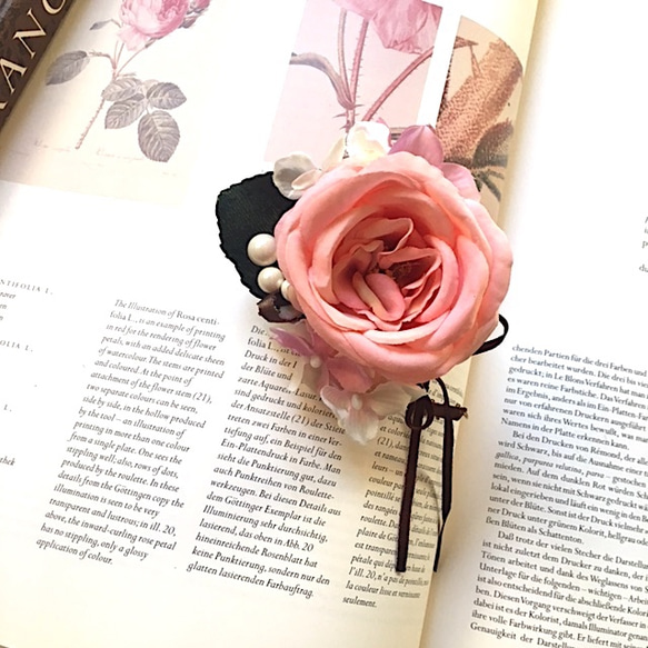 サーモンローズのコサージュ Rose Pink Flower corsage　ヘアアクセサリー　バッグ 1枚目の画像